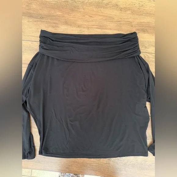 Express Women Top - Picture 2 of 5